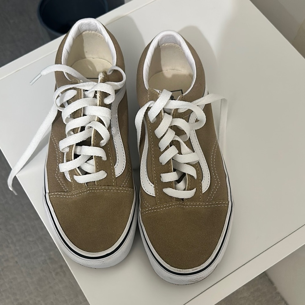 Vans Women's Tan Sneakers